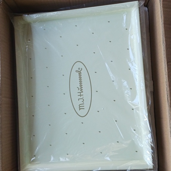 M.J.Hummel Vanity set - Picture 3 of 3